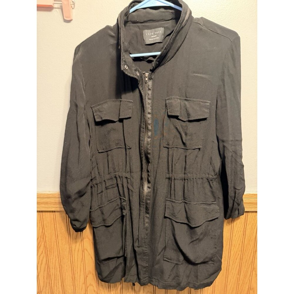 Love Tree Women’s Size Medium Long Sleeve Zip Up Shirt With Pockets